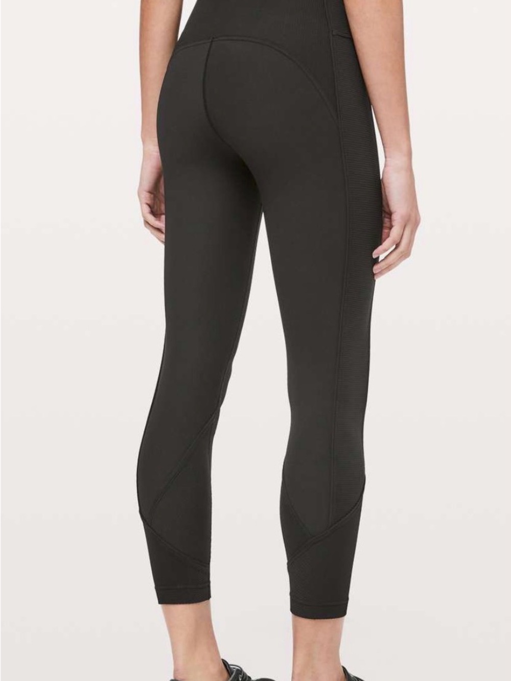 Lululemon Daily Lineup 7/8 Tight 25” (size 6)